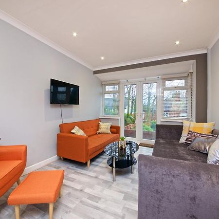 מנצ'סטר Beautiful Cozy Home With Free Parking מראה חיצוני תמונה