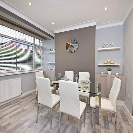 מנצ'סטר Beautiful Cozy Home With Free Parking מראה חיצוני תמונה