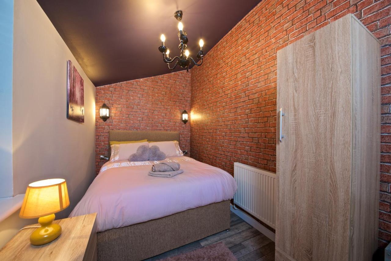 מנצ'סטר Beautiful Cozy Home With Free Parking מראה חיצוני תמונה