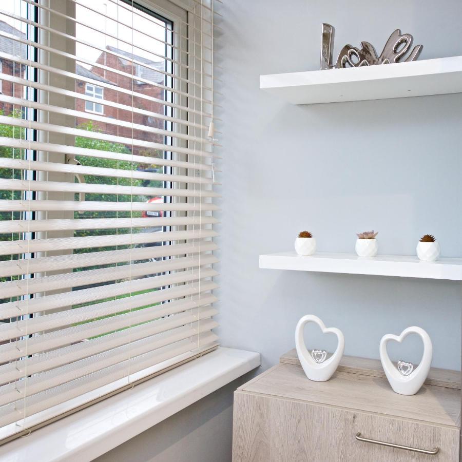מנצ'סטר Beautiful Cozy Home With Free Parking מראה חיצוני תמונה