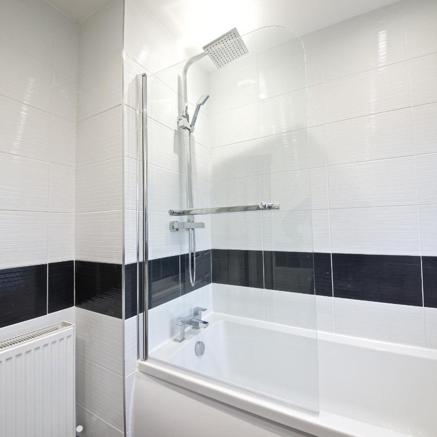 מנצ'סטר Beautiful Cozy Home With Free Parking מראה חיצוני תמונה
